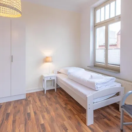 Neustadt 3 *